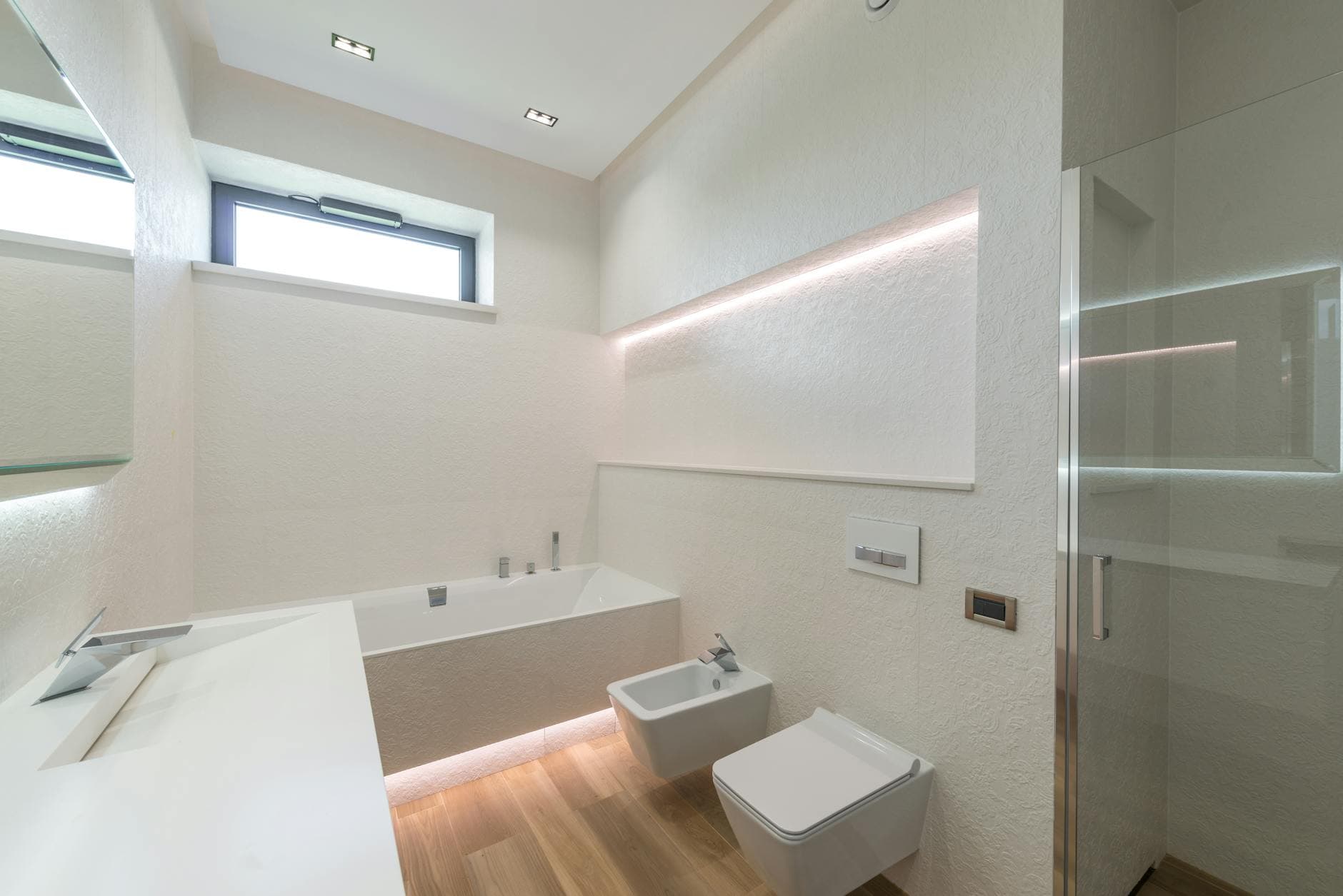 Reformas de Baño a Medida vs Estándar en Málaga