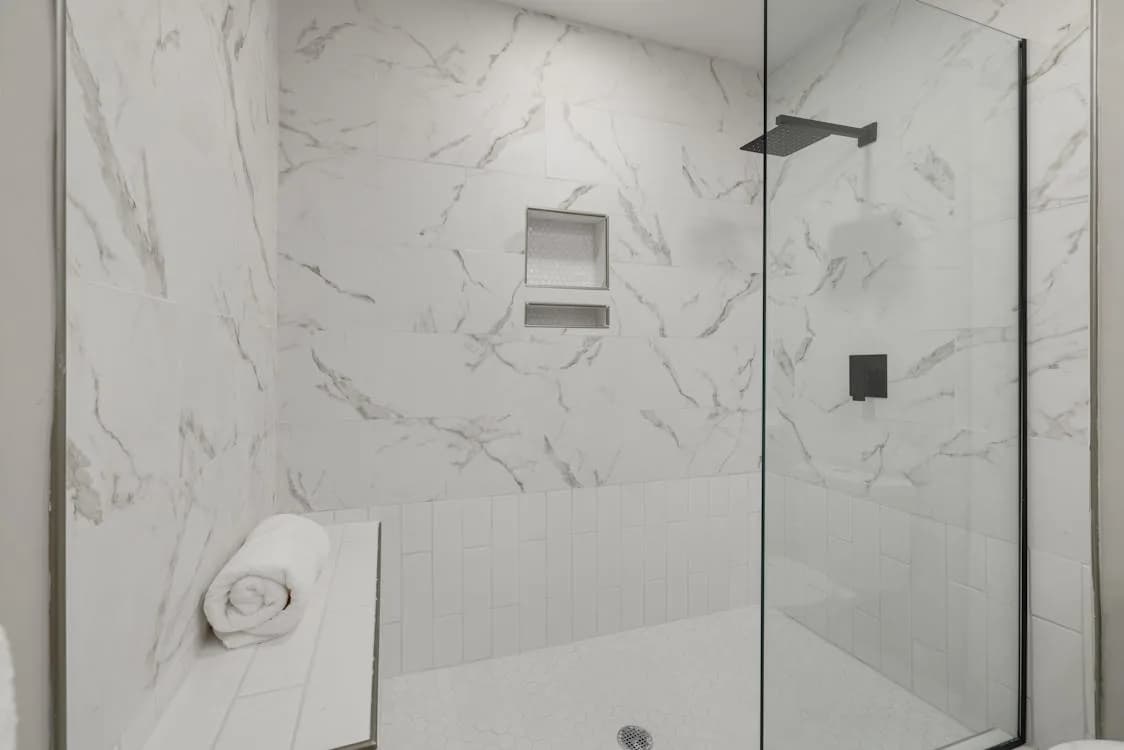 Reforma de baño en Fuengirola — apartamento de segunda residencia y alquiler vacacional · Costa del Sol Reformas