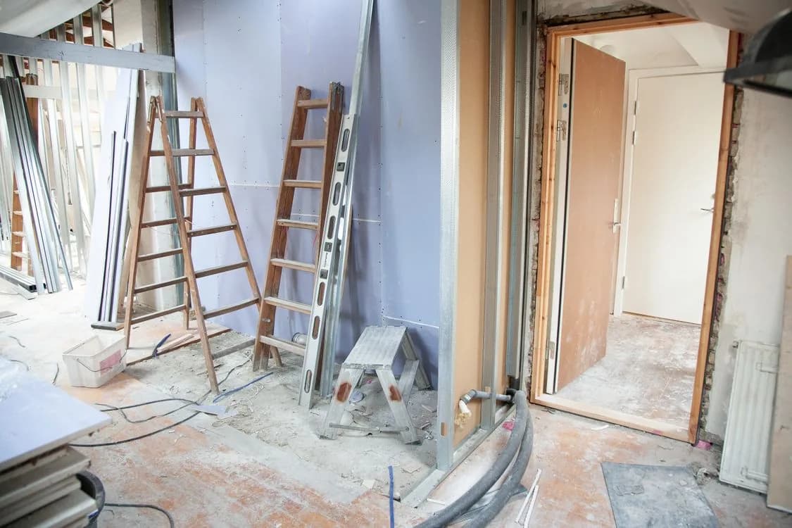 Reforma de cocina en Estepona — segunda residencia con acabados luminosos · Costa del Sol Reformas